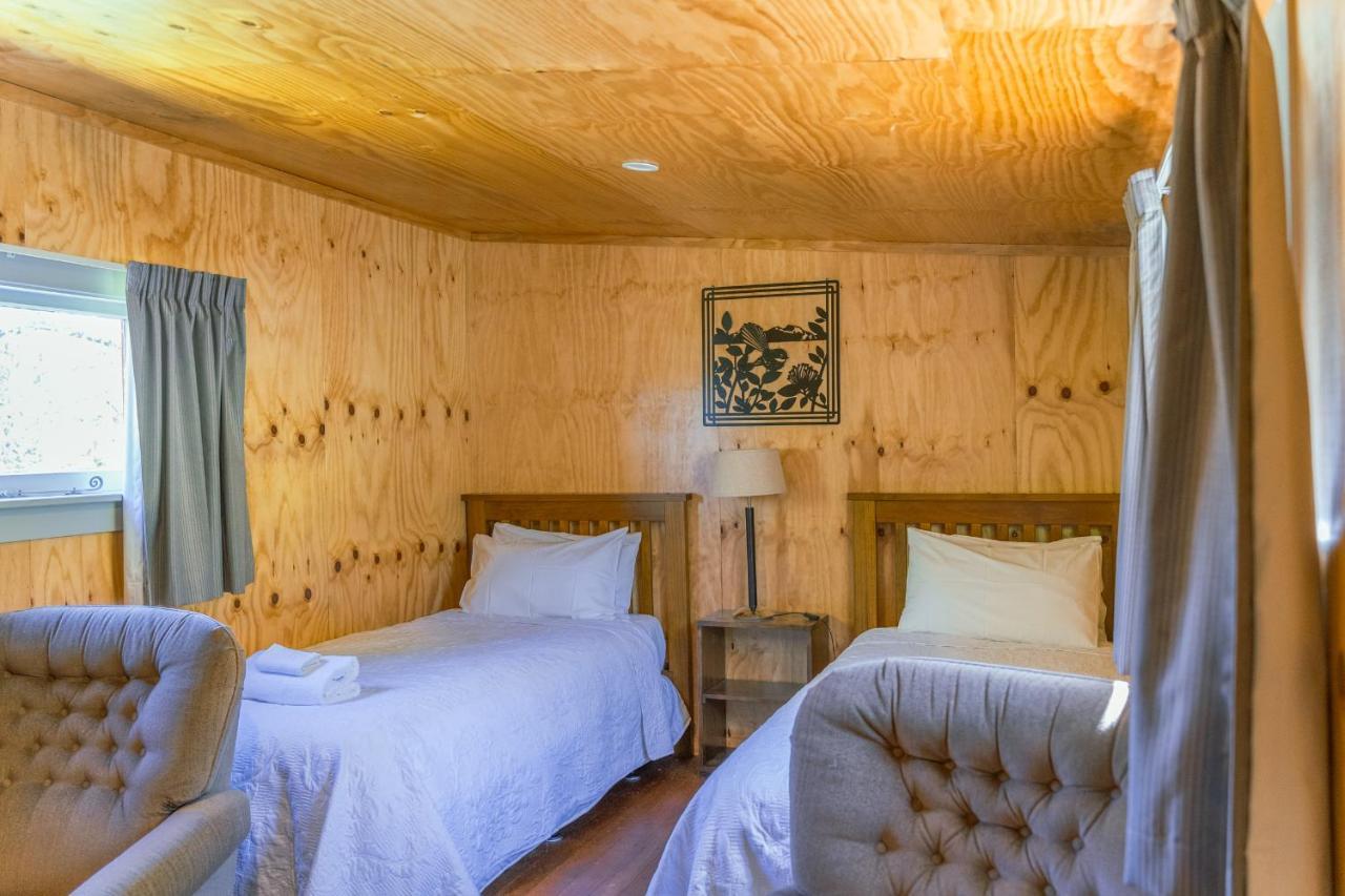 Mount Cook Station Huts Hotel เลคเทคาโป ภายนอก รูปภาพ
