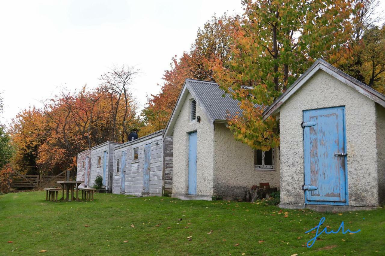 Mount Cook Station Huts Hotel เลคเทคาโป ภายนอก รูปภาพ